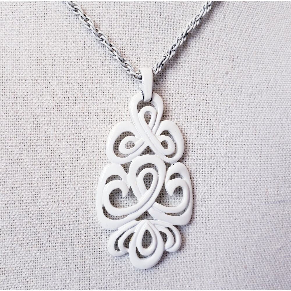 Vintage Crown Trifari Necklace‎ White Enamel Filigree Scroll Pendant 24"
